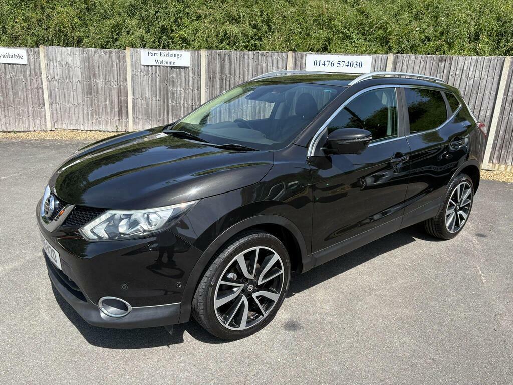 Nissan Qashqai 1.2 Tekna Dig-t 113 Bhp White #1