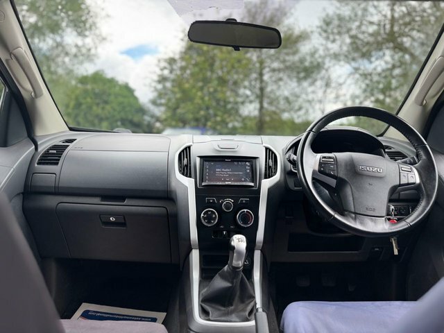 Isuzu D-Max Blade Black #23