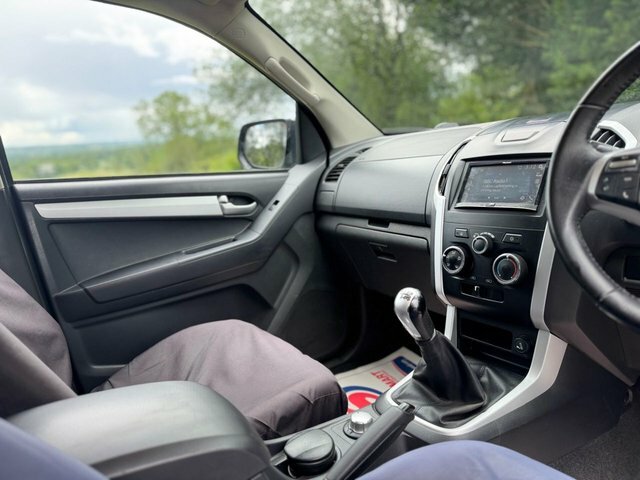 Isuzu D-Max Blade Black #8