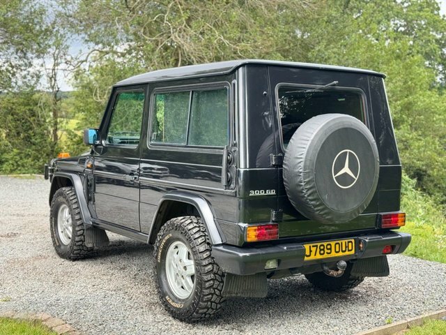 Mercedes-Benz G Class Wagon 300 Gds Black #2