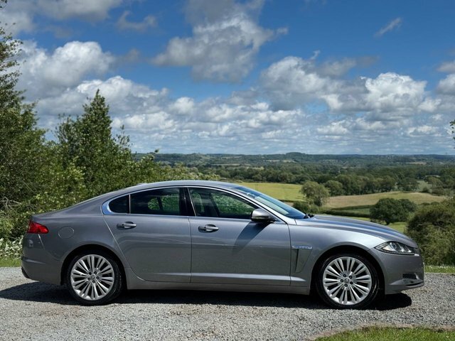 Jaguar XF Premium Luxury Saloon Grey #5