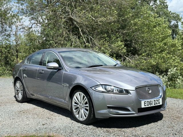 Jaguar XF Premium Luxury Saloon Grey #4