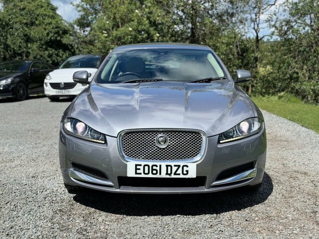 Jaguar XF Premium Luxury Saloon Grey #3