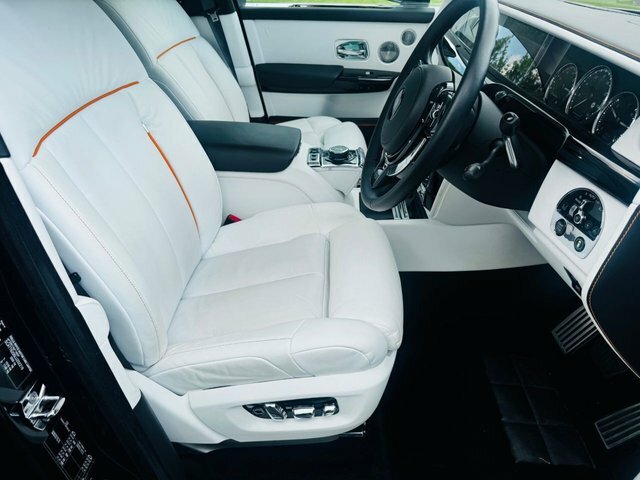 Rolls-Royce Phantom Saloon Black #24