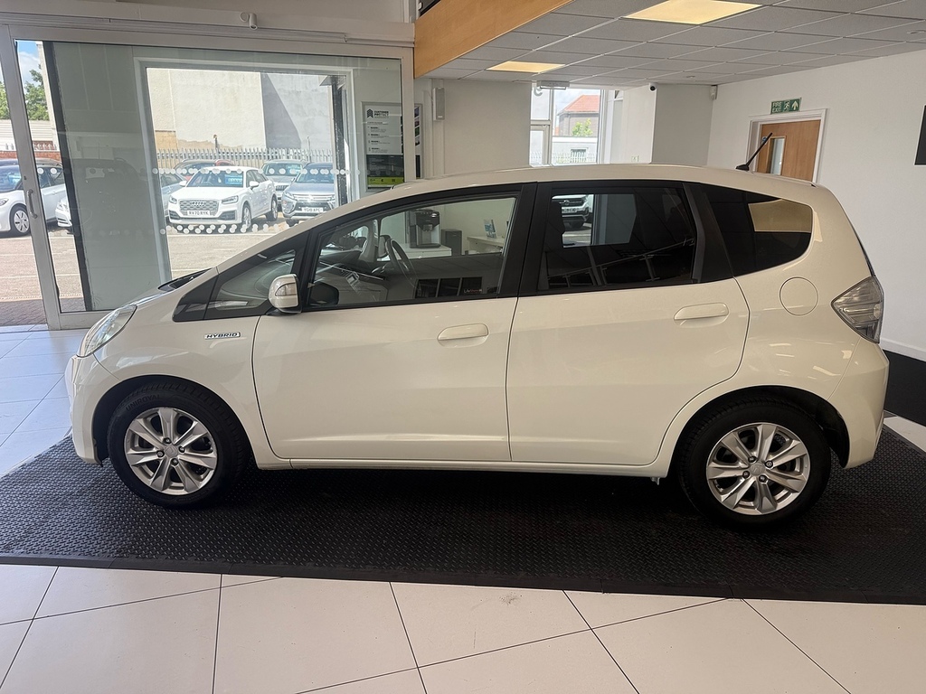 Honda Jazz 1.3H Ima Hs Hatchback Hybrid Cvt Euro 5 White #4