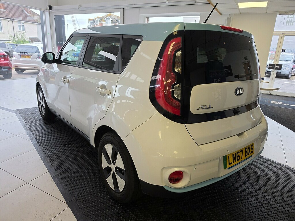 Kia Soul 30Kwh Ev Suv 109 Bhp U2529 U LN67BXS White #5