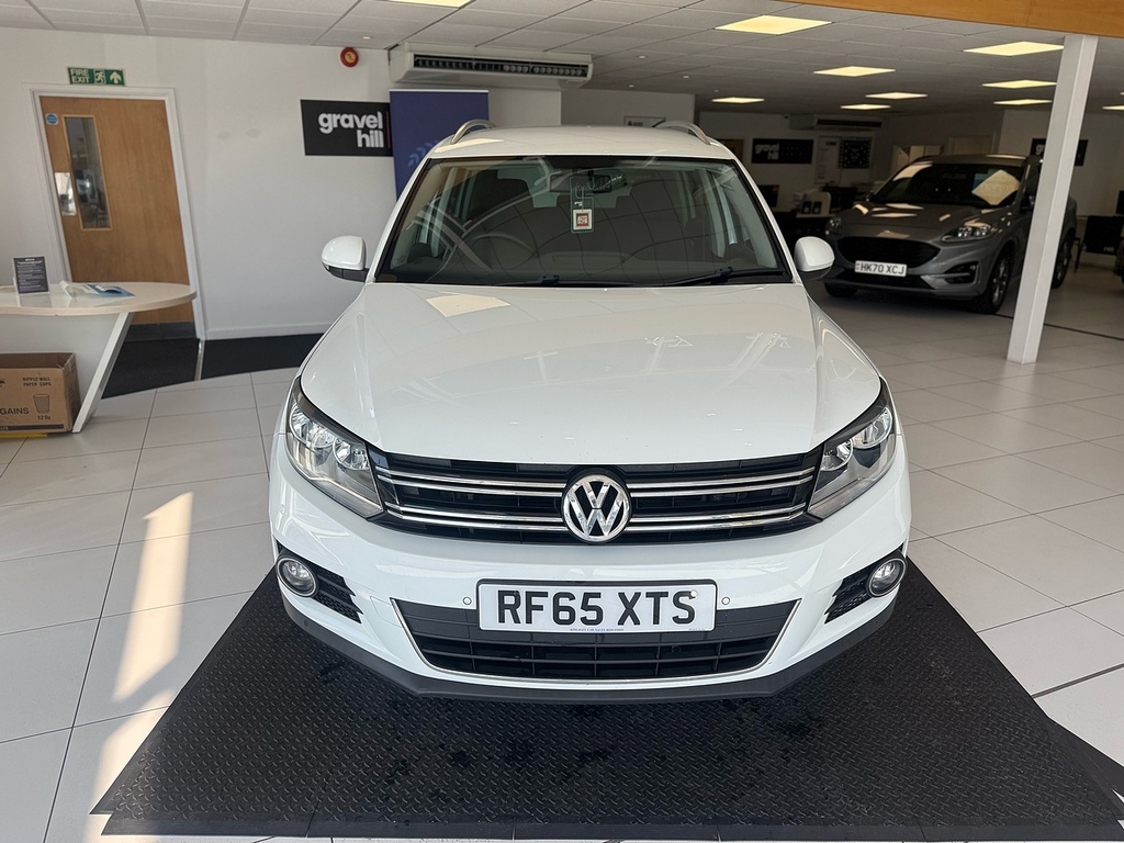 Volkswagen Tiguan 2.0 Tdi Bluemotion Tech Match Edition Suv Dies RF65XTS White #2