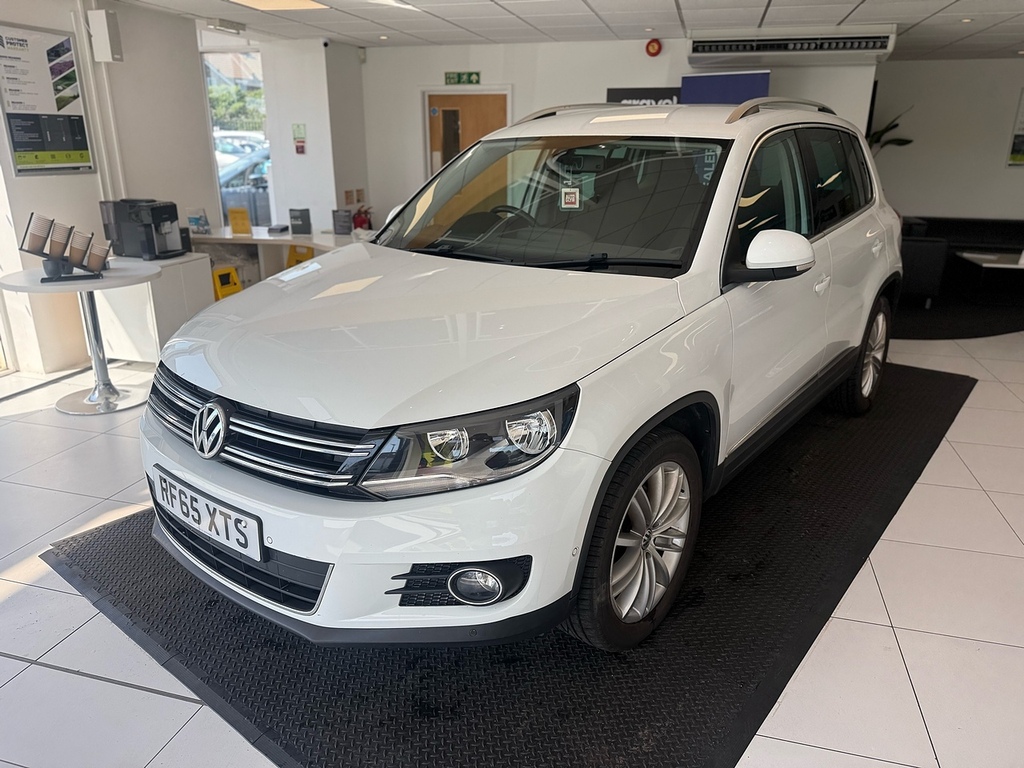 Volkswagen Tiguan 2.0 Tdi Bluemotion Tech Match Edition Suv Dies RF65XTS White #3