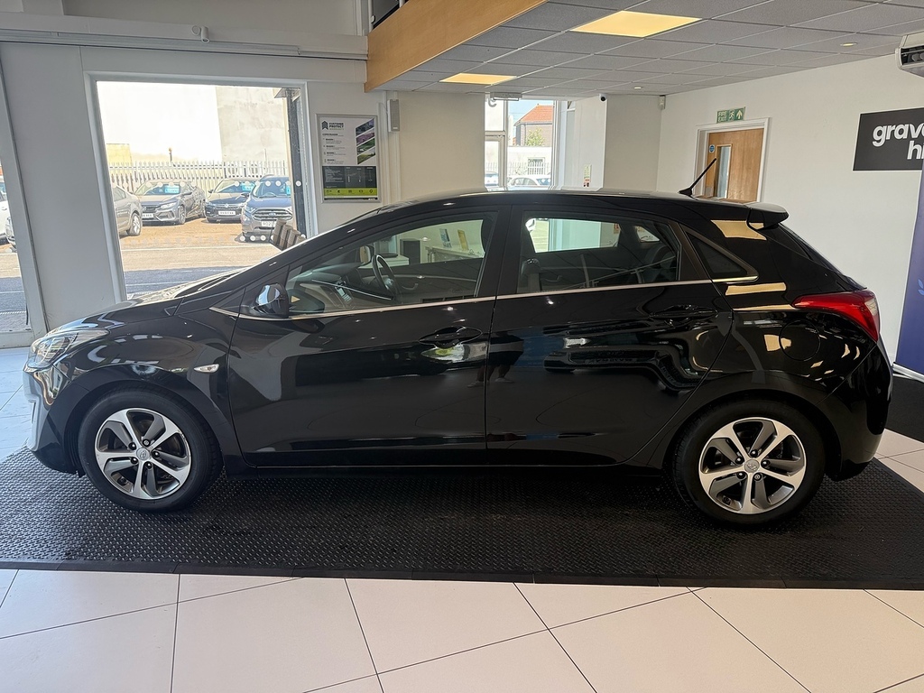 Hyundai I30 1.4 Blue Drive Se Hatchback Euro Black #3