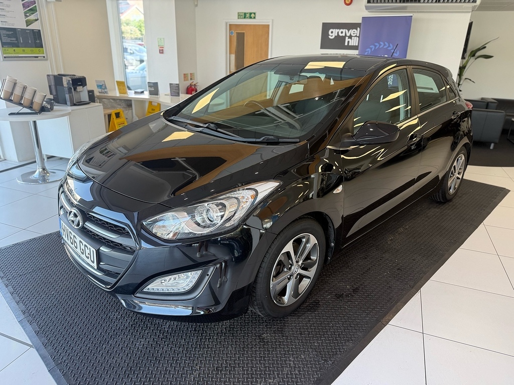 Hyundai I30 1.4 Blue Drive Se Hatchback Euro Black #2