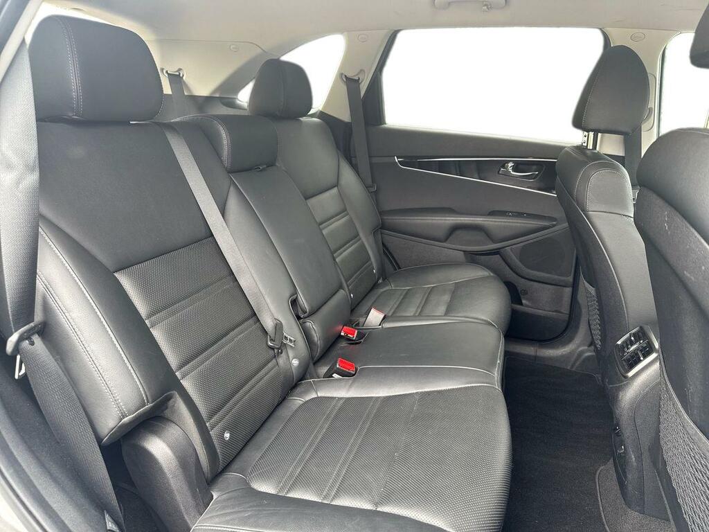 Kia Sorento Suv Grey #9