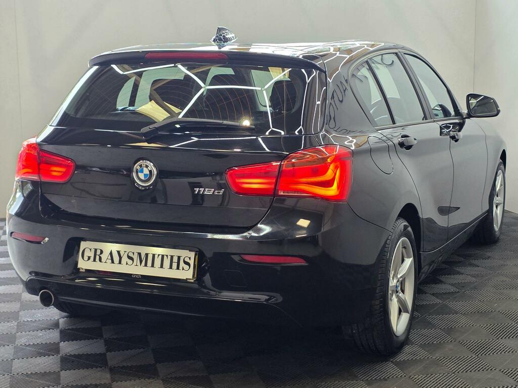 BMW 1 Series Se Black #6