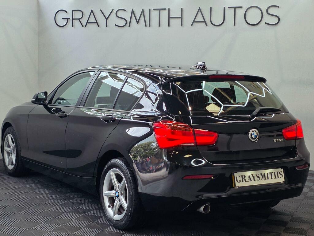 BMW 1 Series Se Black #2