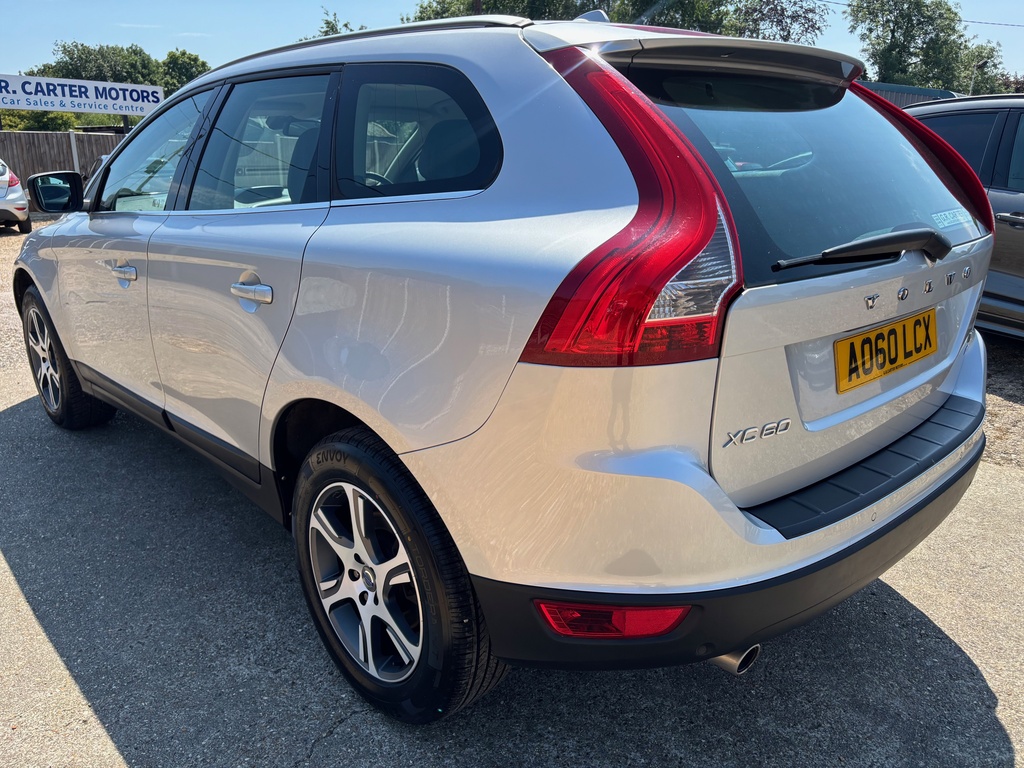 Volvo XC60 2.4 D5 Se Lux Geartronic Awd Euro 5 Silver #4