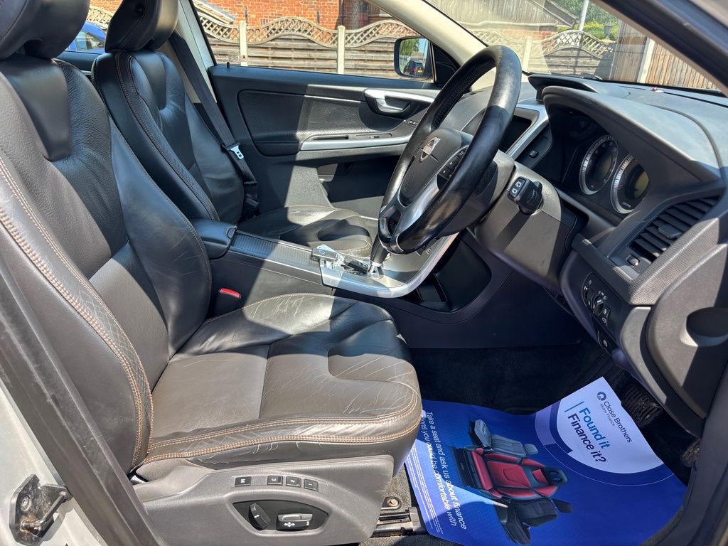 Volvo XC60 Xc60 Se Luxury Awd D5 Black #11