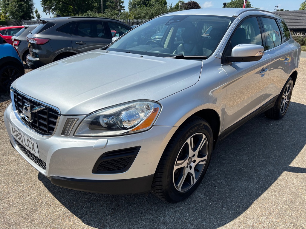 Volvo XC60 2.4 D5 Se Lux Geartronic Awd Euro 5 Silver #3