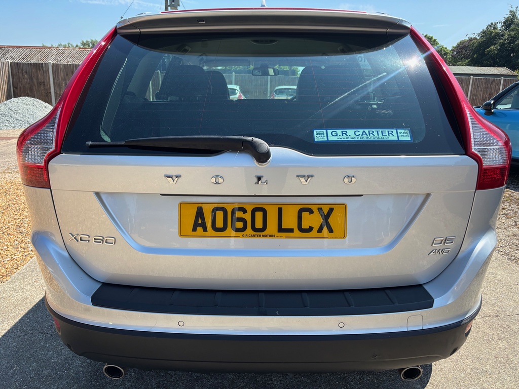 Volvo XC60 2.4 D5 Se Lux Geartronic Awd Euro 5 Silver #5
