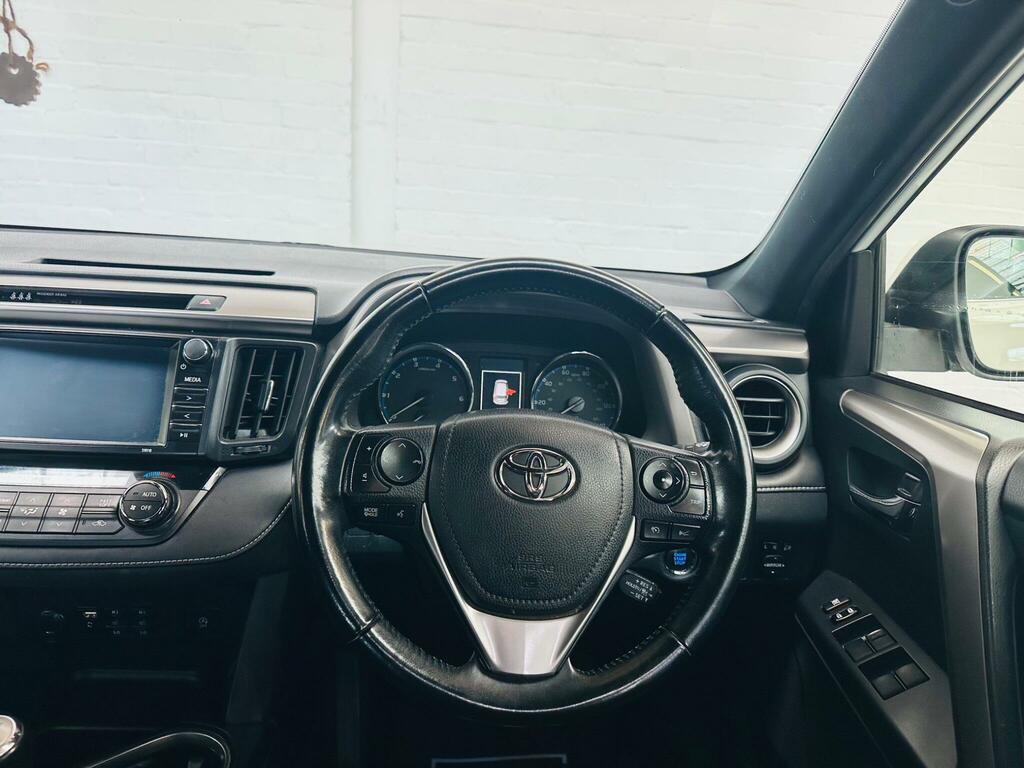 Toyota Rav 4 Excel White #19