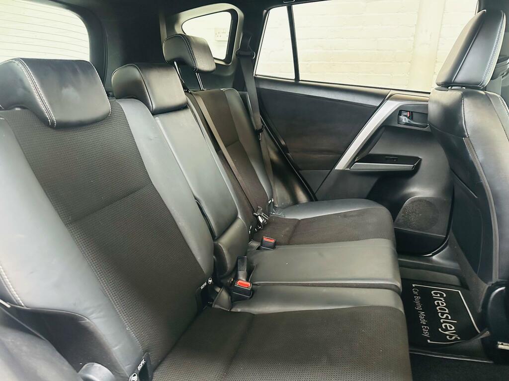 Toyota Rav 4 Excel White #17