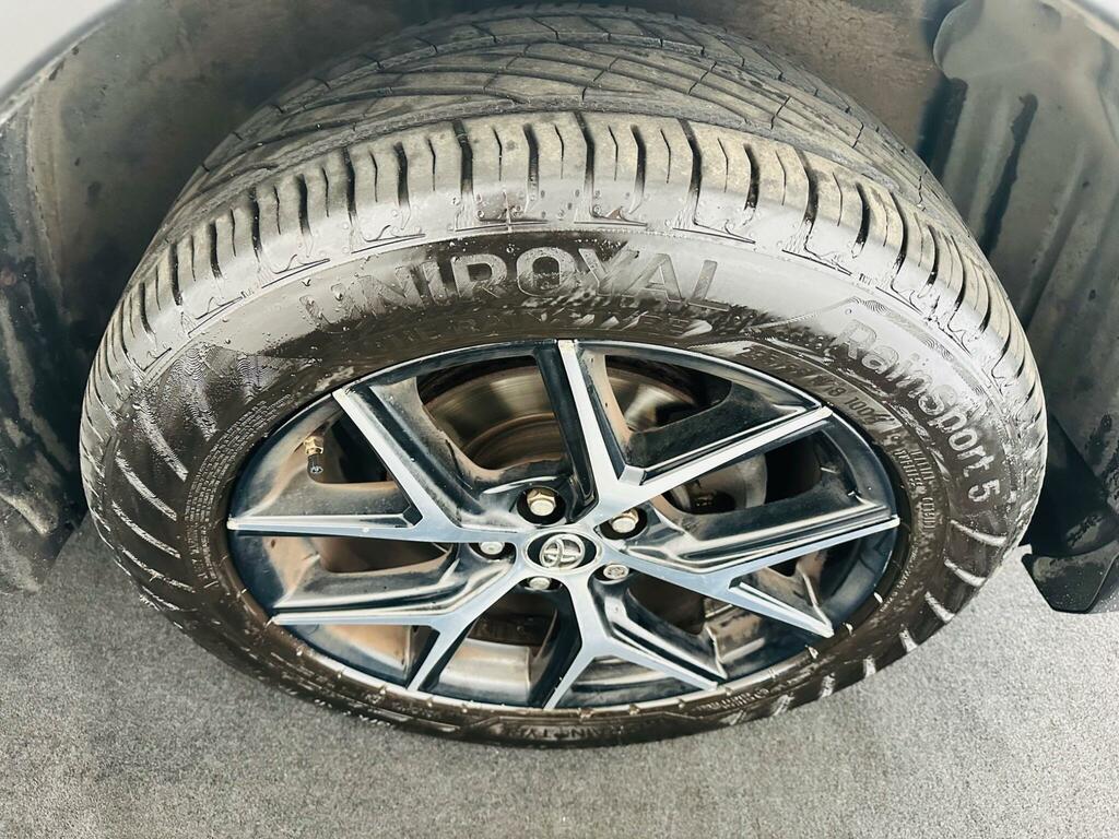 Toyota Rav 4 Excel White #33