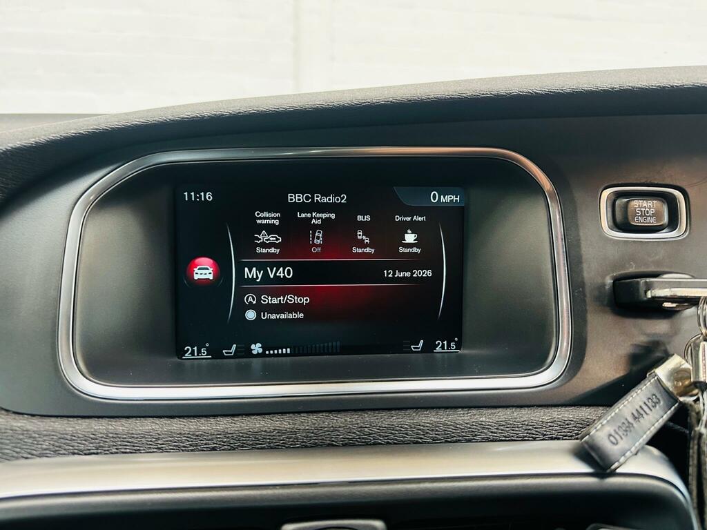 Volvo V40 D2 R Design White #23