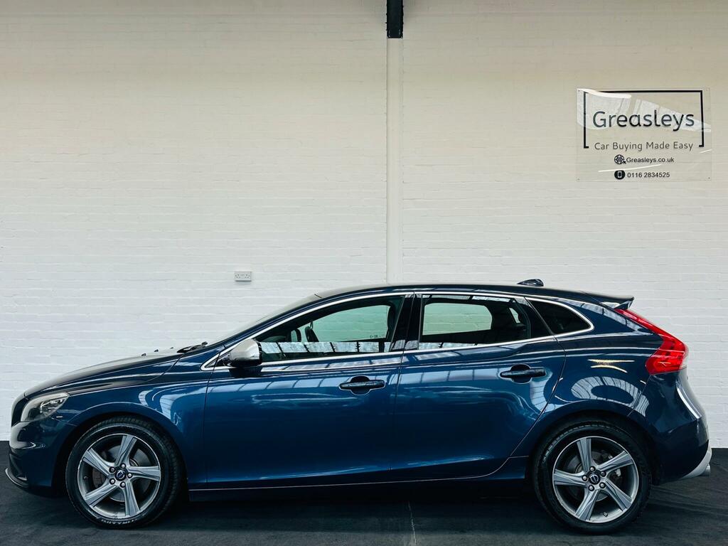 Volvo V40 D2 R Design White #10