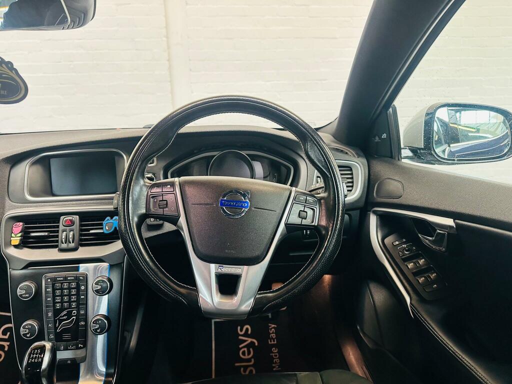Volvo V40 D2 R Design White #19