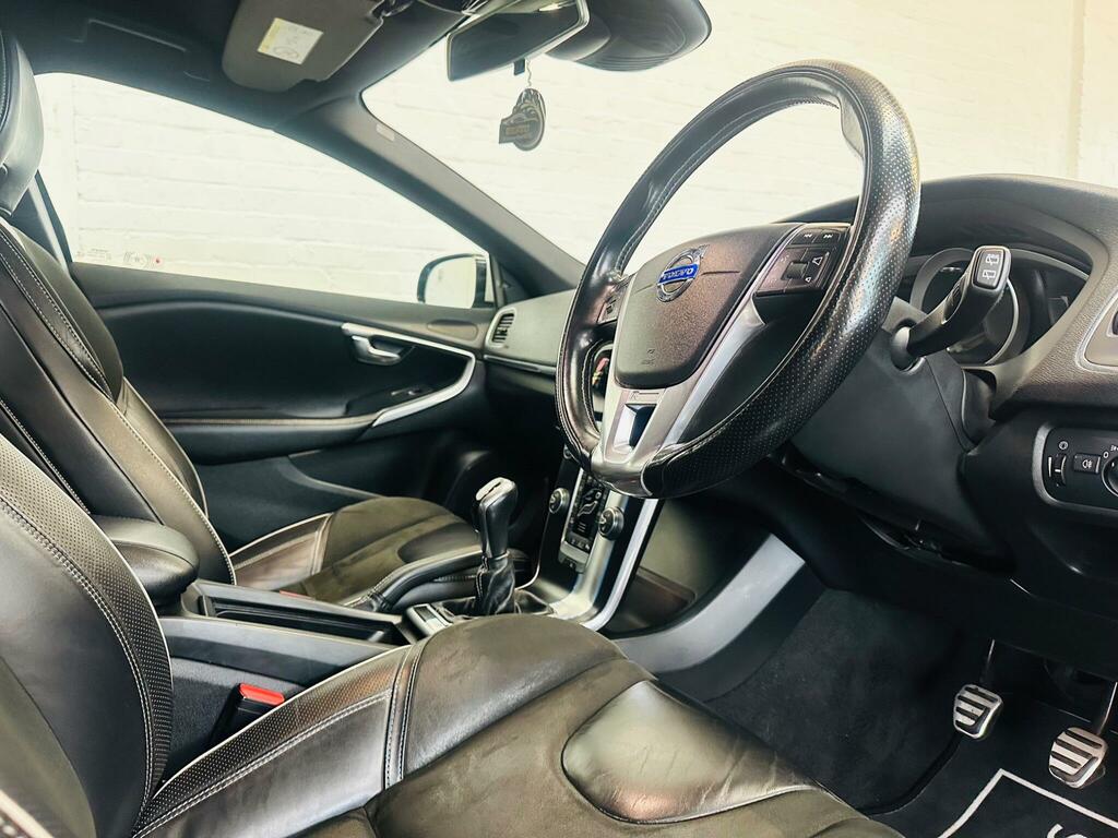 Volvo V40 D2 R Design White #16