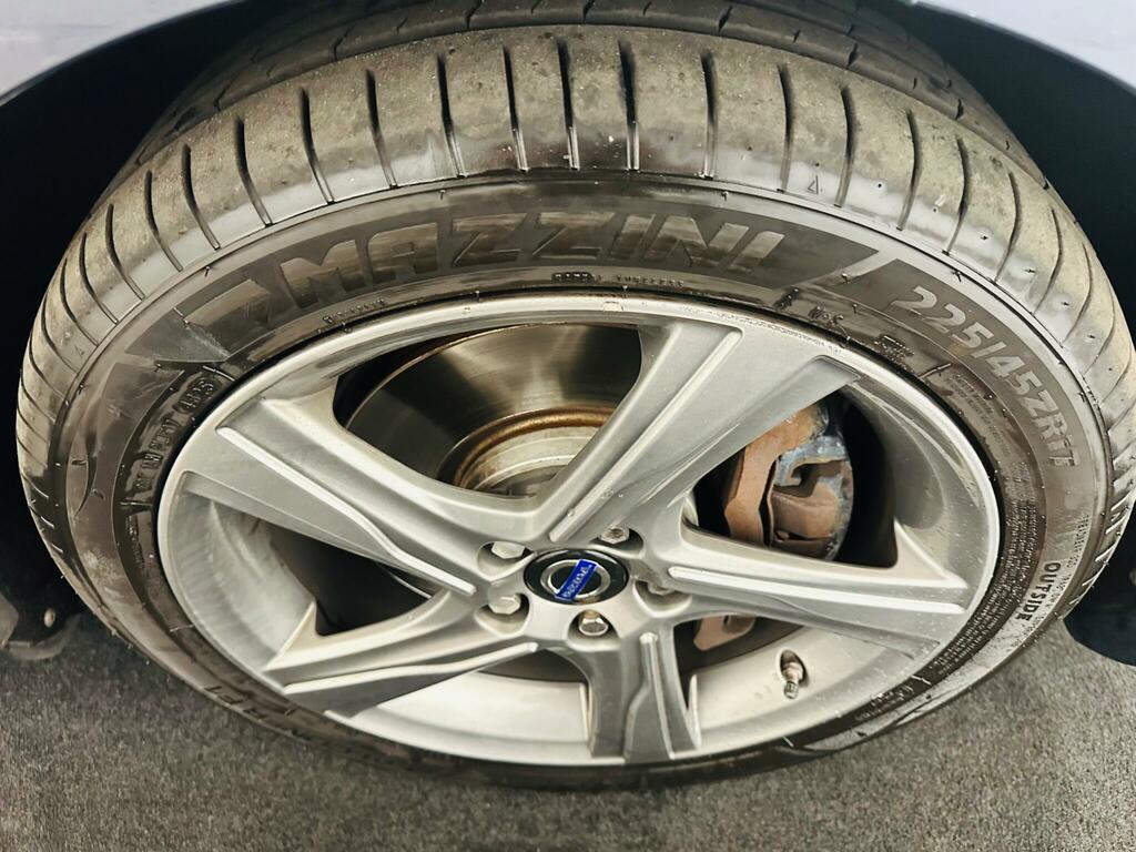 Volvo V40 D2 R Design White #29