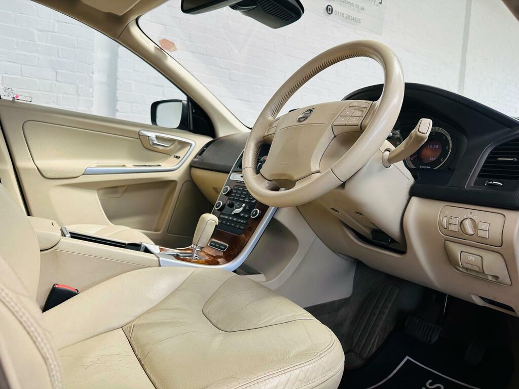 Volvo XC60 Suv 2.4 D Drive Se Lux Premium 200959 Red #16