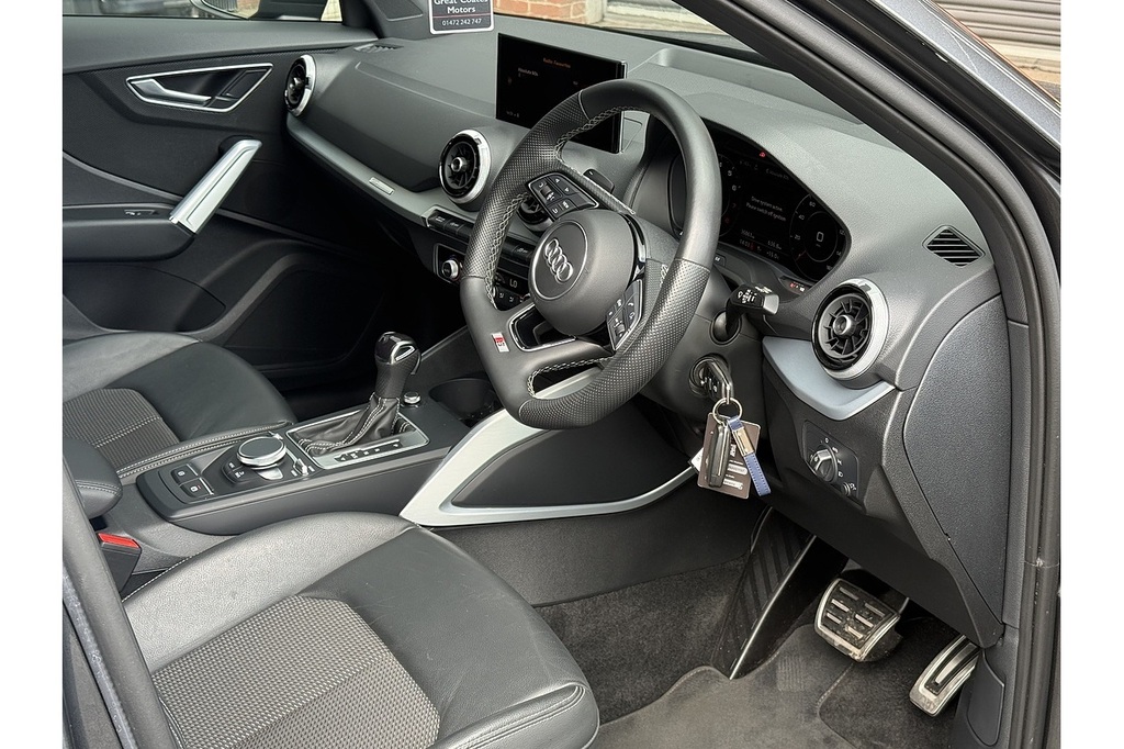 Audi Q2 1.5 Tfsi Cod 35 Black Edition S Tronic U2118 Ule BK22EVJ Grey #5