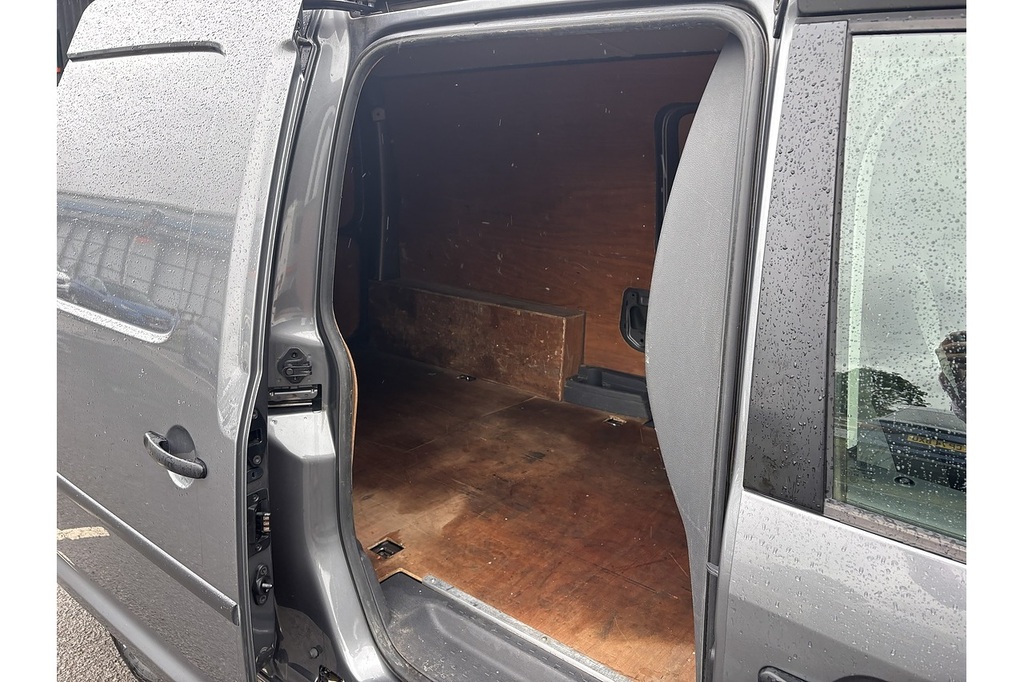 Volkswagen Caddy Maxi Purple #26