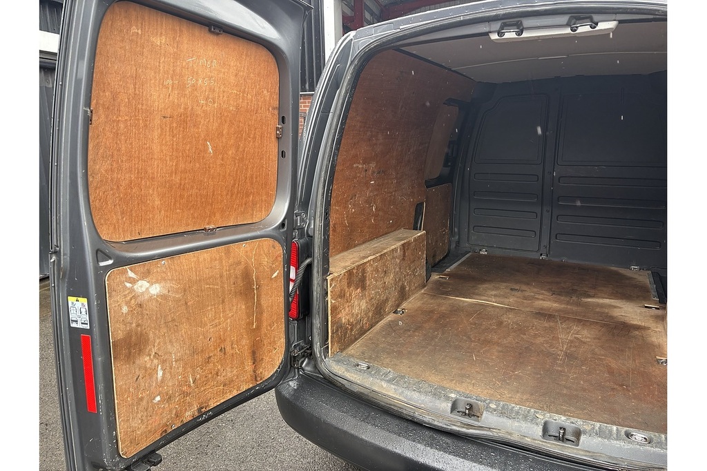 Volkswagen Caddy Maxi Purple #29