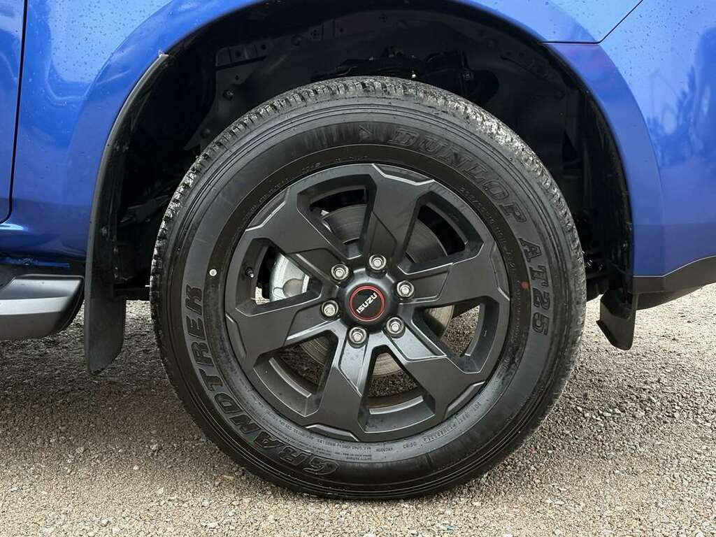 Isuzu D-Max Double Cab Blue #5