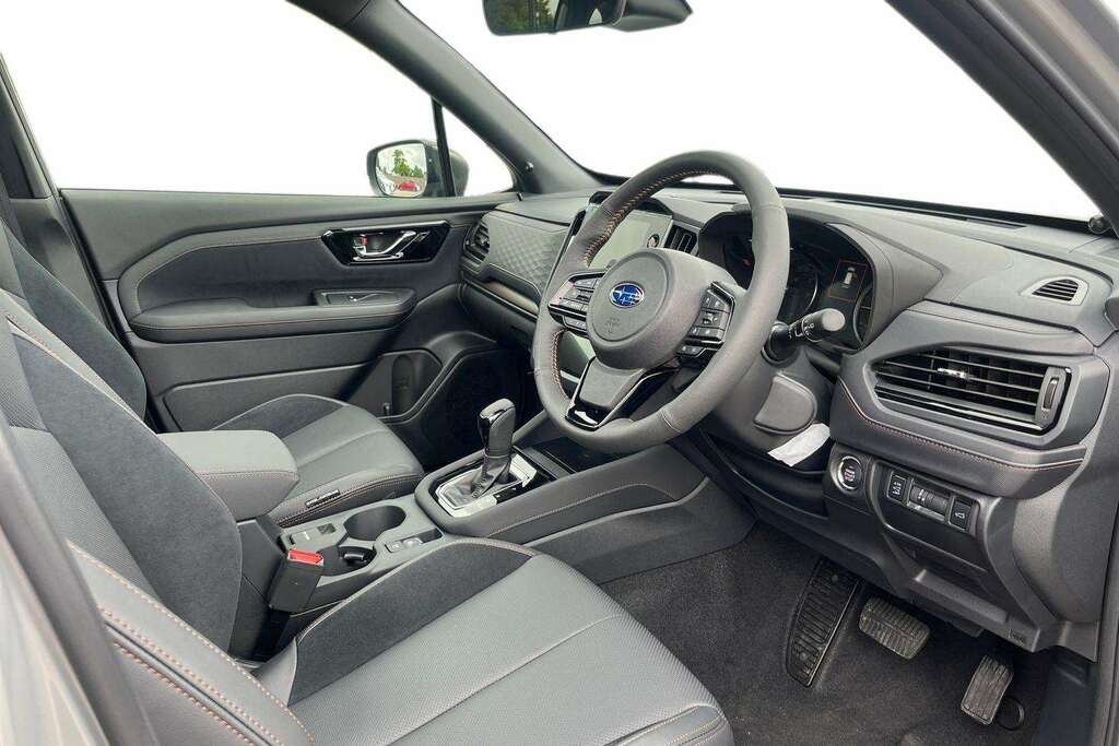 Subaru Forester 2.0I Touring #3
