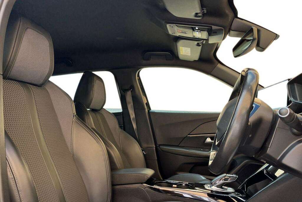 Peugeot e-2008 Gt Ev EK21PYZ Black #3