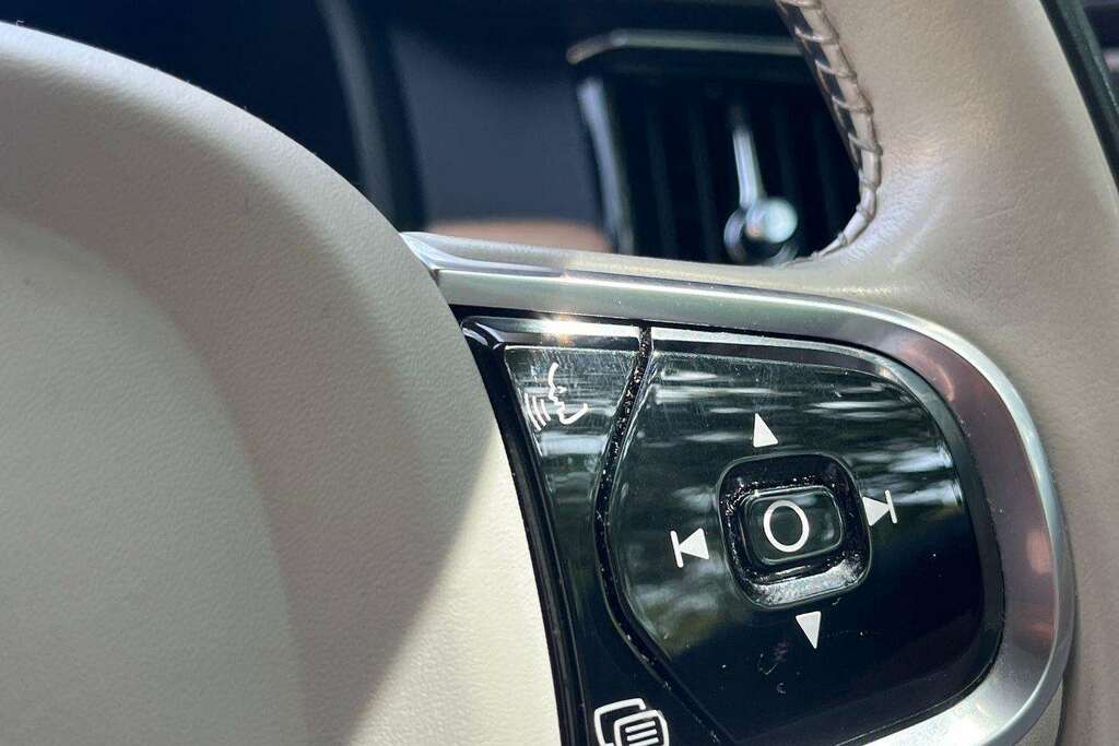 Volvo S90 Volvo Saloon 2.0 T5 Inscription Plus Geartroni Black #20