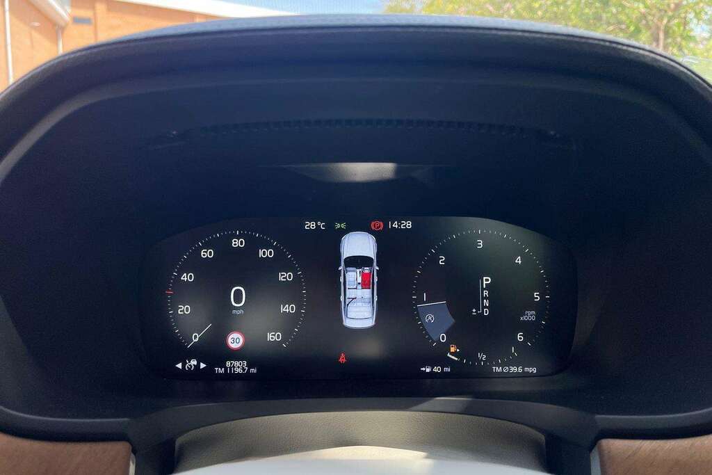 Volvo S90 Volvo Saloon 2.0 T5 Inscription Plus Geartroni Black #11