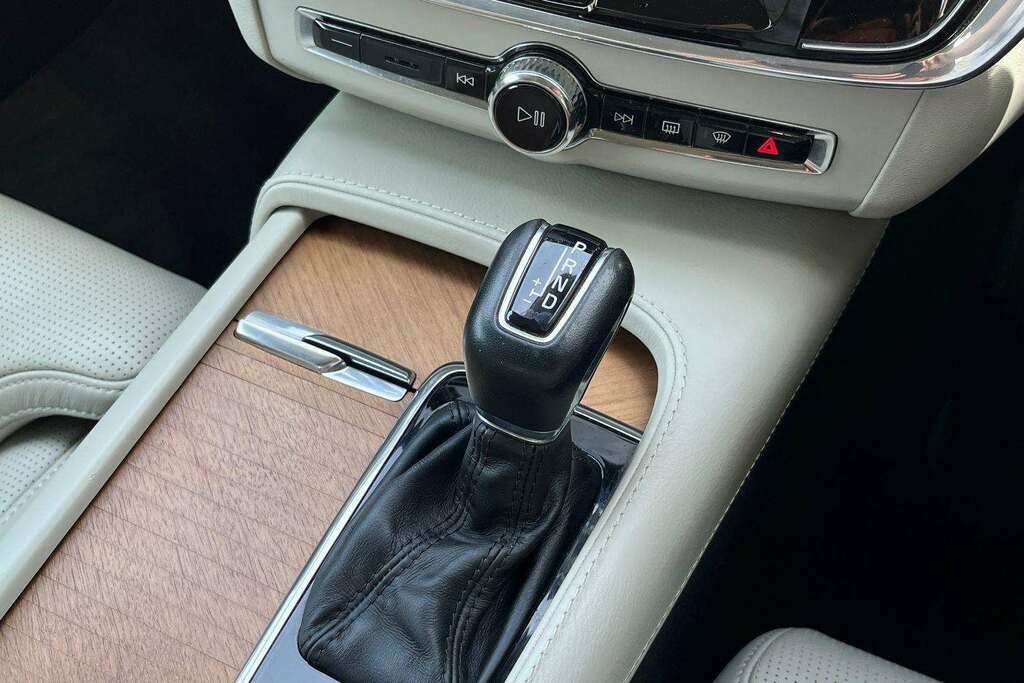 Volvo S90 Volvo Saloon 2.0 T5 Inscription Plus Geartroni Black #25