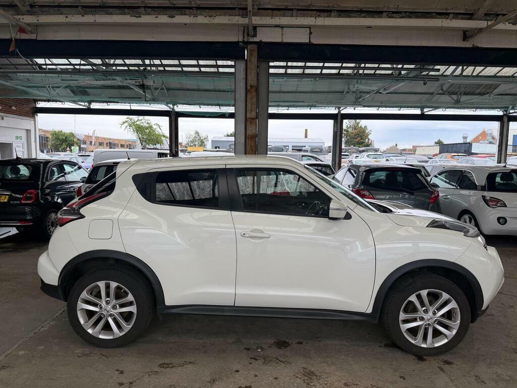 Nissan Juke Tekna White #3