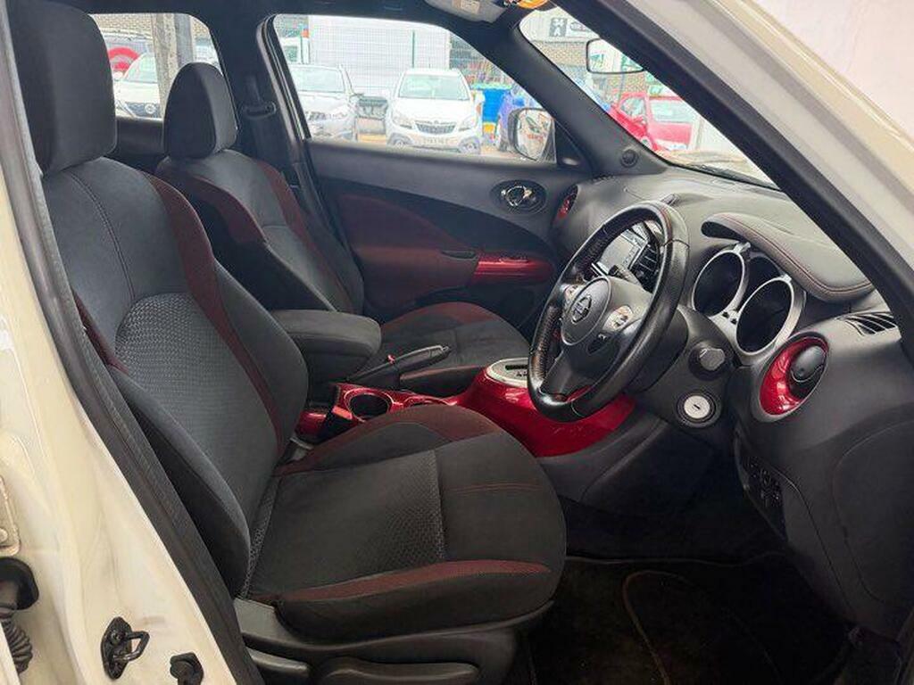 Nissan Juke Tekna White #16
