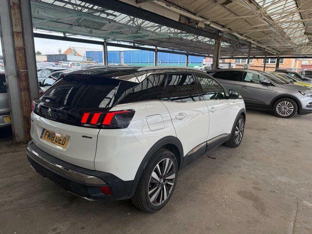 Peugeot 3008 1.2 Puretech Gt Line Premium Euro 6 S S White #4