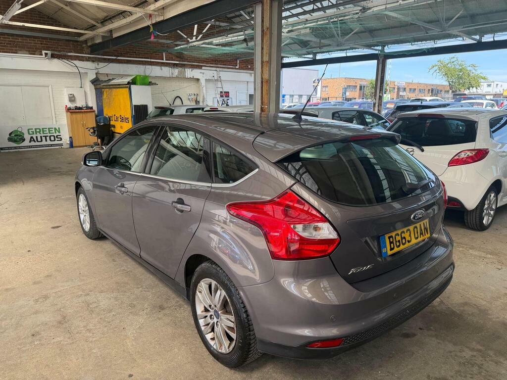 Ford Focus Hatchback 1.0 T Ecoboost Zetec 201464 Red #10