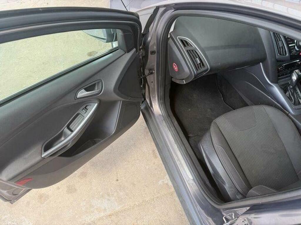 Ford Focus Hatchback 1.0 T Ecoboost Zetec 201464 Red #11