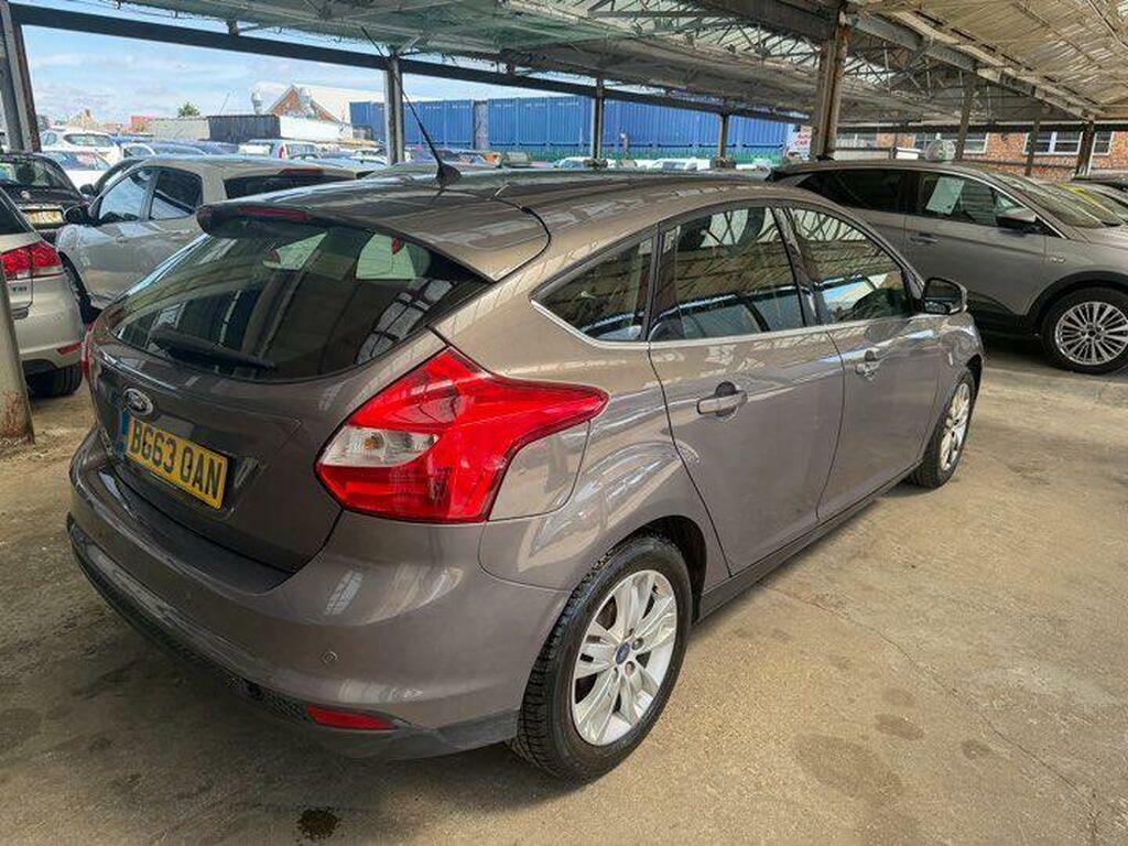 Ford Focus Hatchback 1.0 T Ecoboost Zetec 201464 Red #4