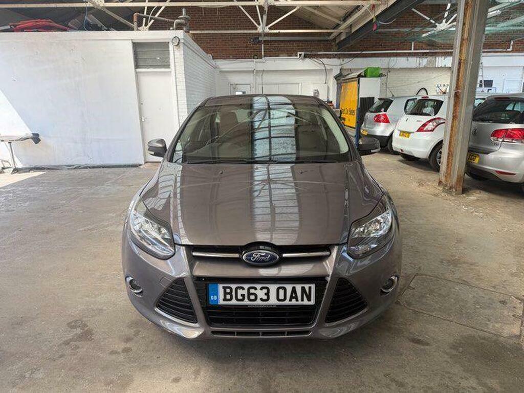 Ford Focus Hatchback 1.0 T Ecoboost Zetec 201464 Red #2