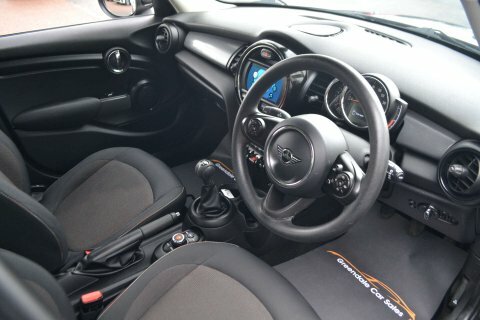 Mini Hatch 1.5 Cooper Classic NK21OVN Black #4