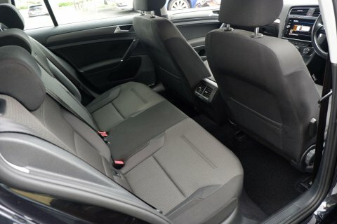Volkswagen Golf 1.0 Golf Se Black