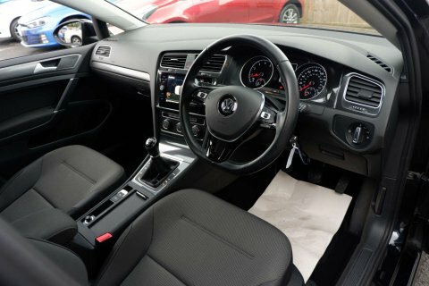 Volkswagen Golf 1.0 Golf Se Black #4