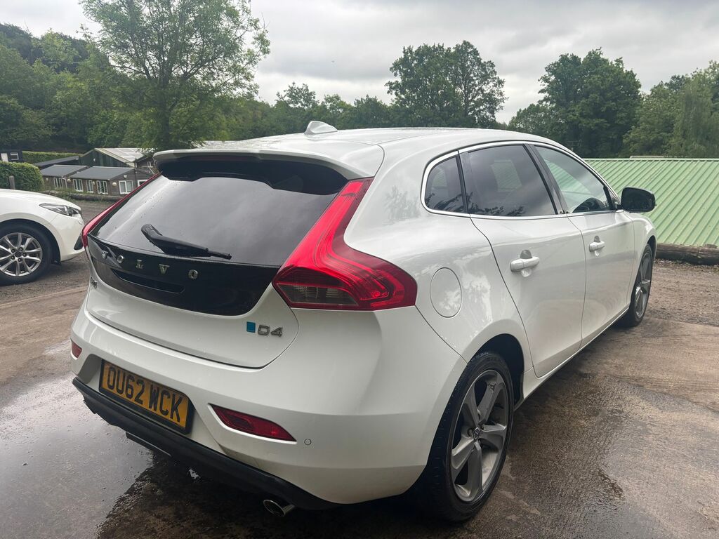 Volvo V40 2.0 D4 Se Lux Nav Hatchback Geartronic OU62WCK White #5
